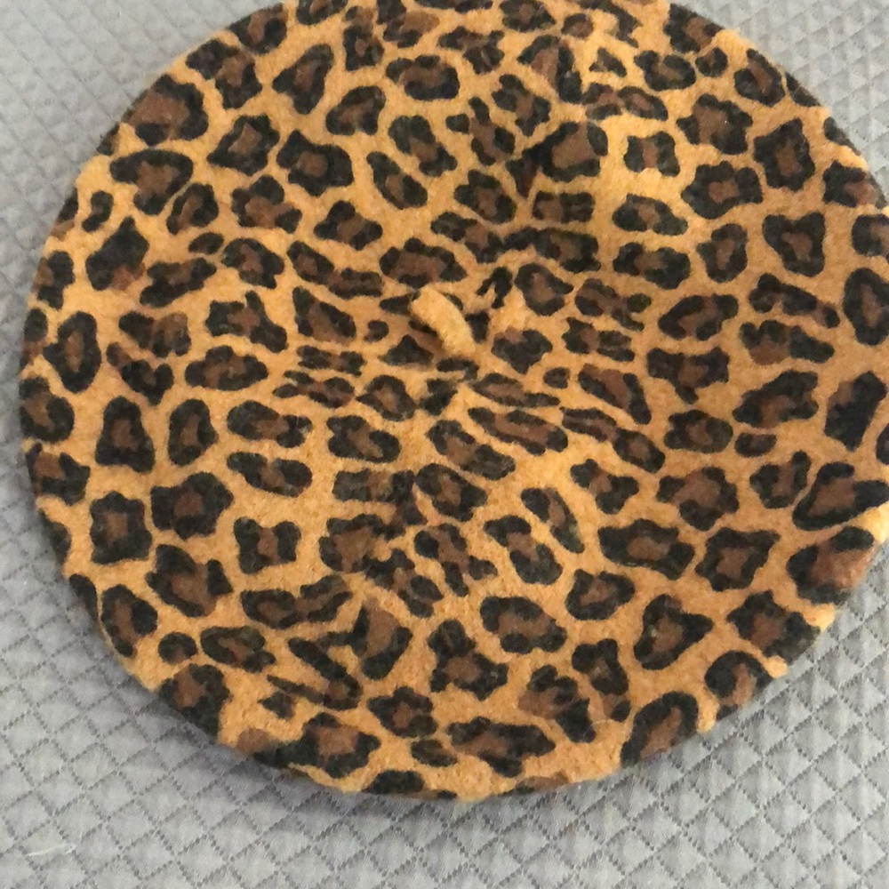 Leopard beret